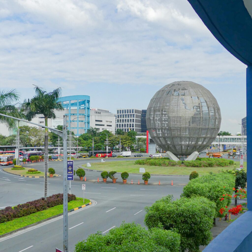 mall vs transport hub location